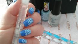 dots nail art