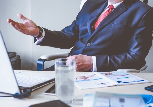 detectiv particular iasi