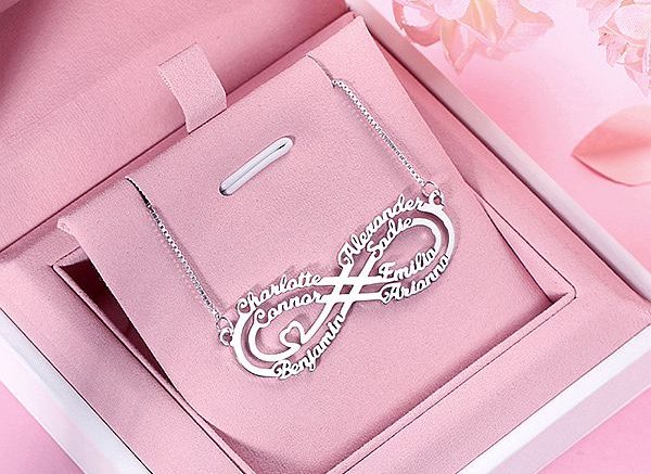 symbole de l'infini en bijoux