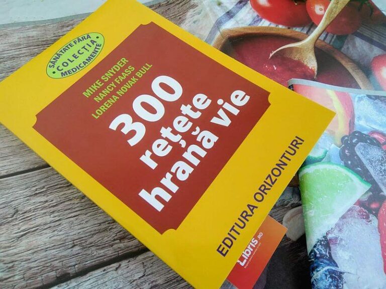 "300 Rețete hrană vie" de Mike Snyder, Nancy Faass, Lorena Novak Bull